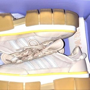 Cream Ivy Park Sleek Chunky sneakers
